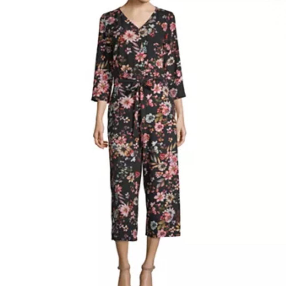Weslee Rose 3/4th Sleeve Black Floral Jumpsuit Size 6 NWT